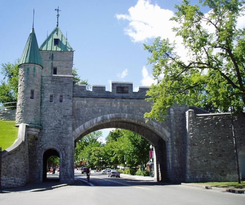 Initial / Medzi / Centre-Ville De Quebec Exteriör bild